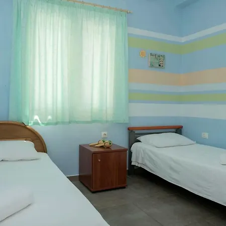 In Agros Anna Dimitris Agros (Syros)